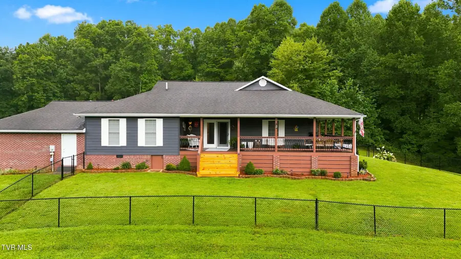3016 Arise Valley Road, Big Stone Gap, VA 24219 - #3
