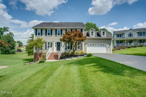 12 Spring Knoll Court, Johnson City, TN 37601