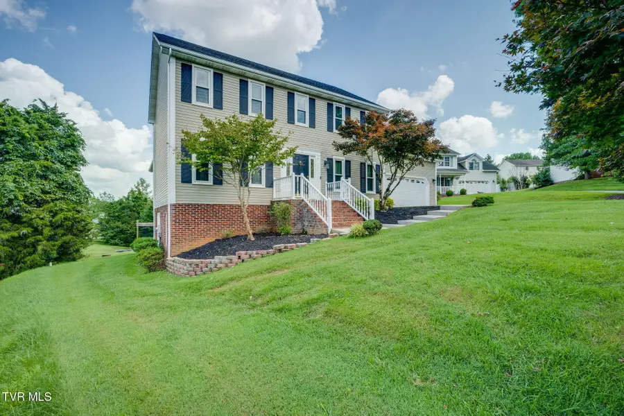 12 Spring Knoll Court, Johnson City, TN 37601 - #2