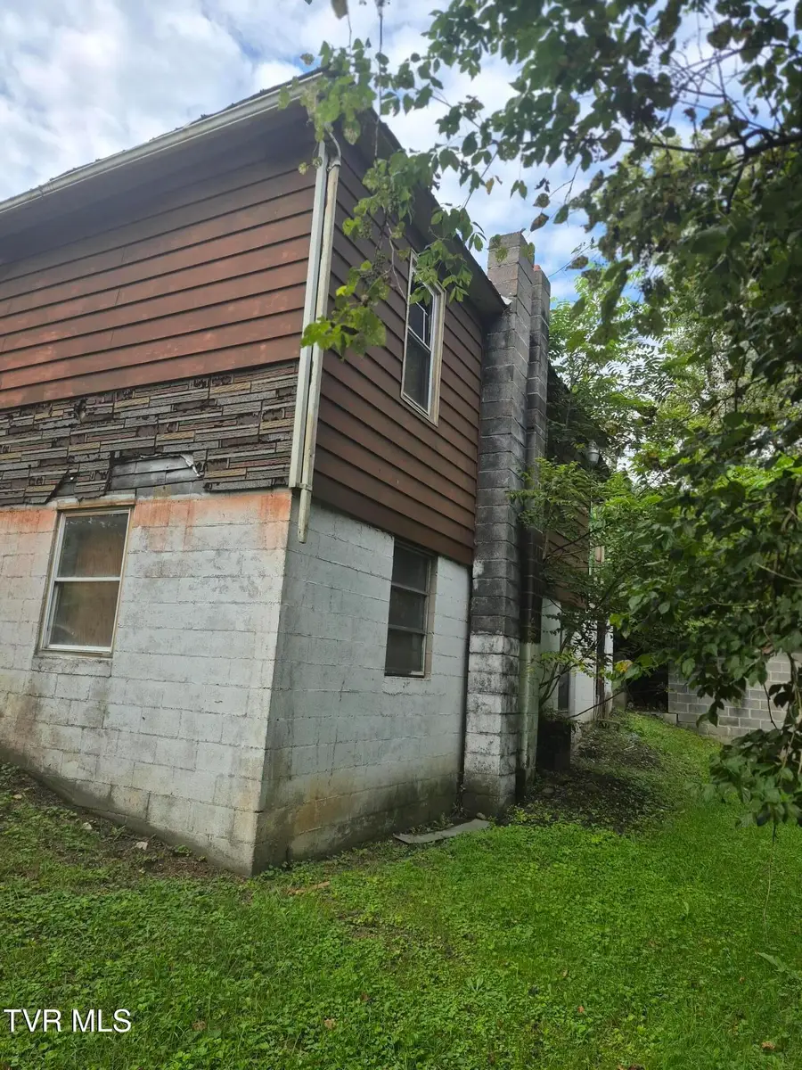 227 Combs Road, Pennington Gap, VA 24277 - #3