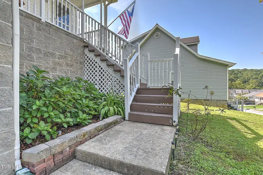 128 Saint James Place, Bristol, TN 37620 - #2