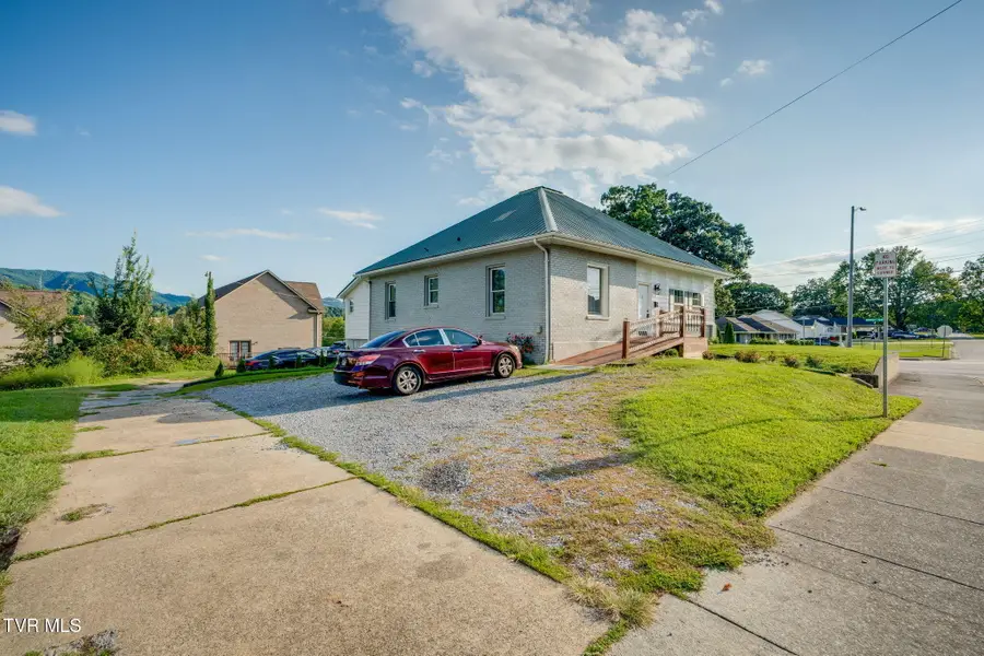 427 Highland Avenue, Johnson City, TN 37604 - #2