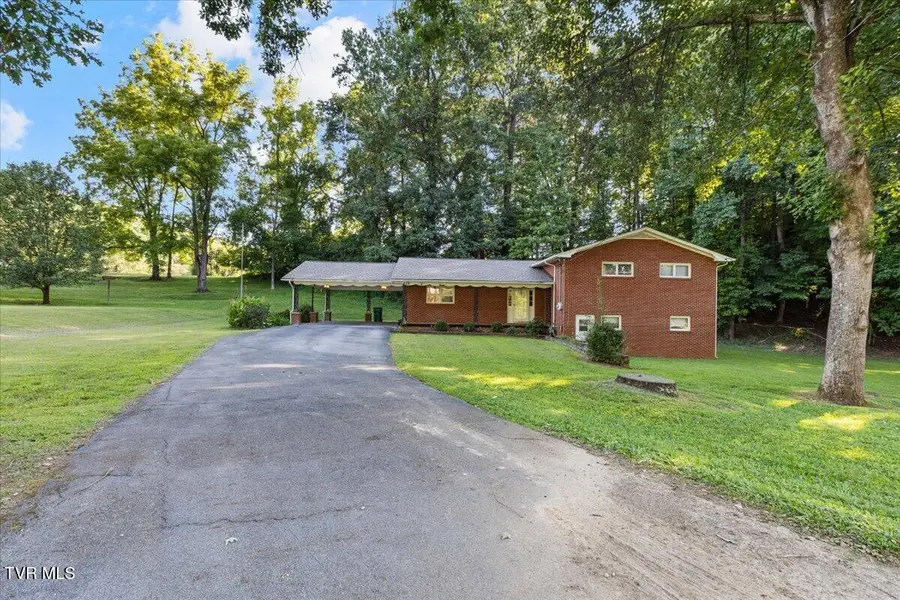 620 Valley Avenue, Erwin, TN 37650 - #2