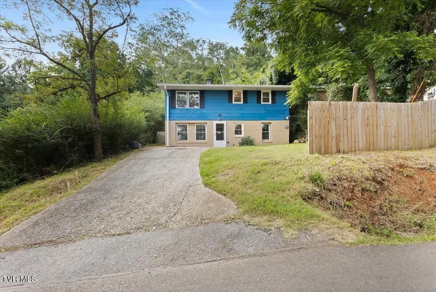 1229 Ridgecrest Avenue, Kingsport, TN 37660 - #2
