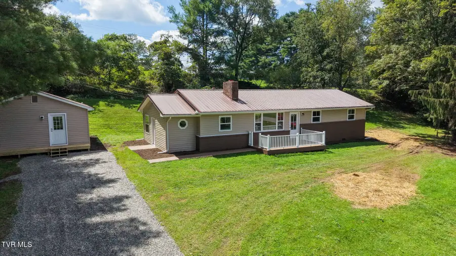 240 Crestwood Drive, Mountain City, TN 37683 - #2