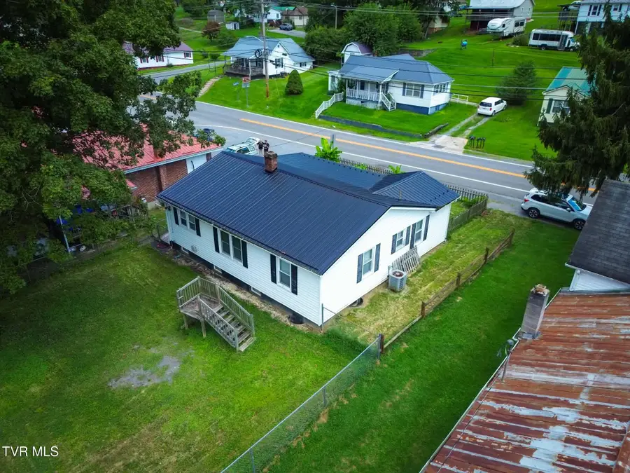 809 East Main Street, Saltville, VA 24370 - #3