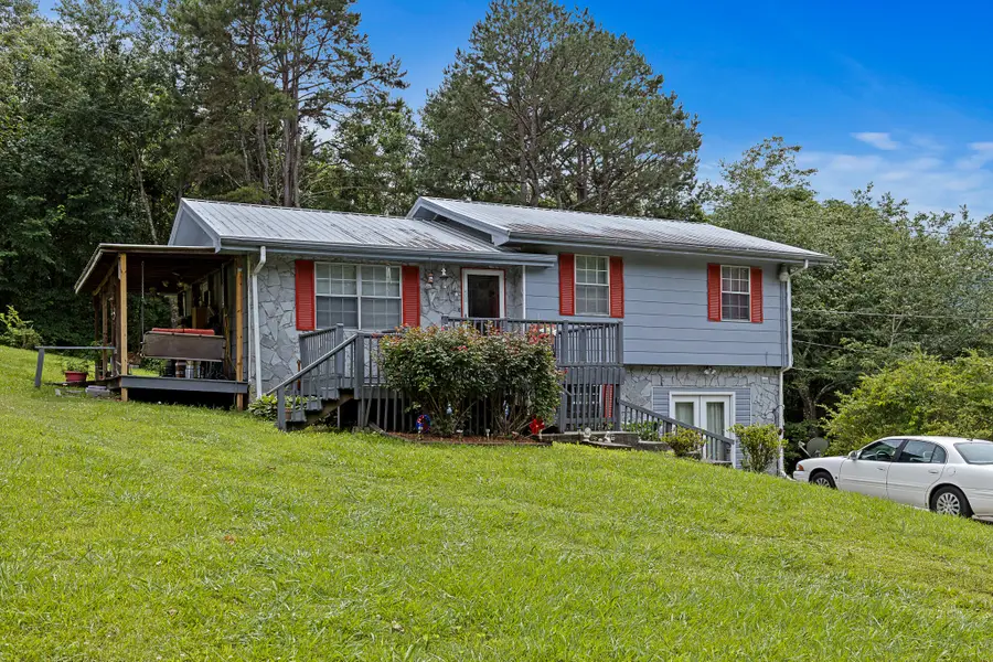 460 E Georgia Avenue, Whitwell, TN 37397 - #2