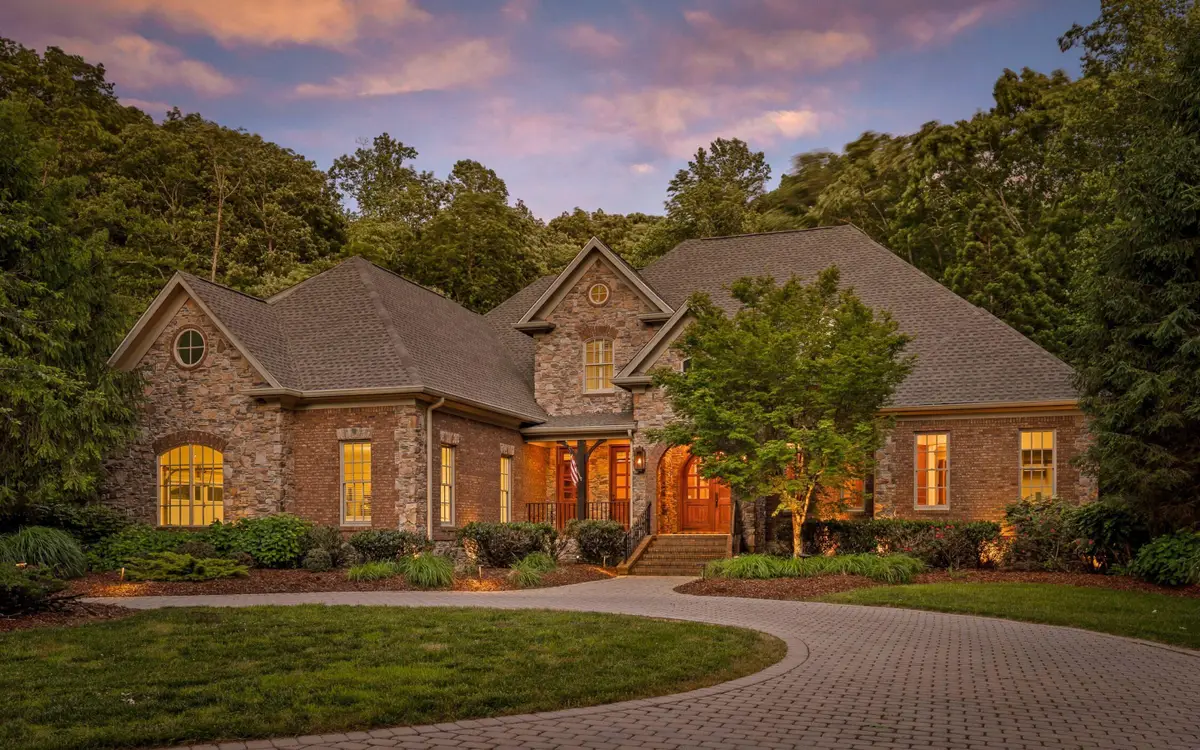 11 Saint Nicholas Way, Signal Mountain, TN 37377 - Image #1