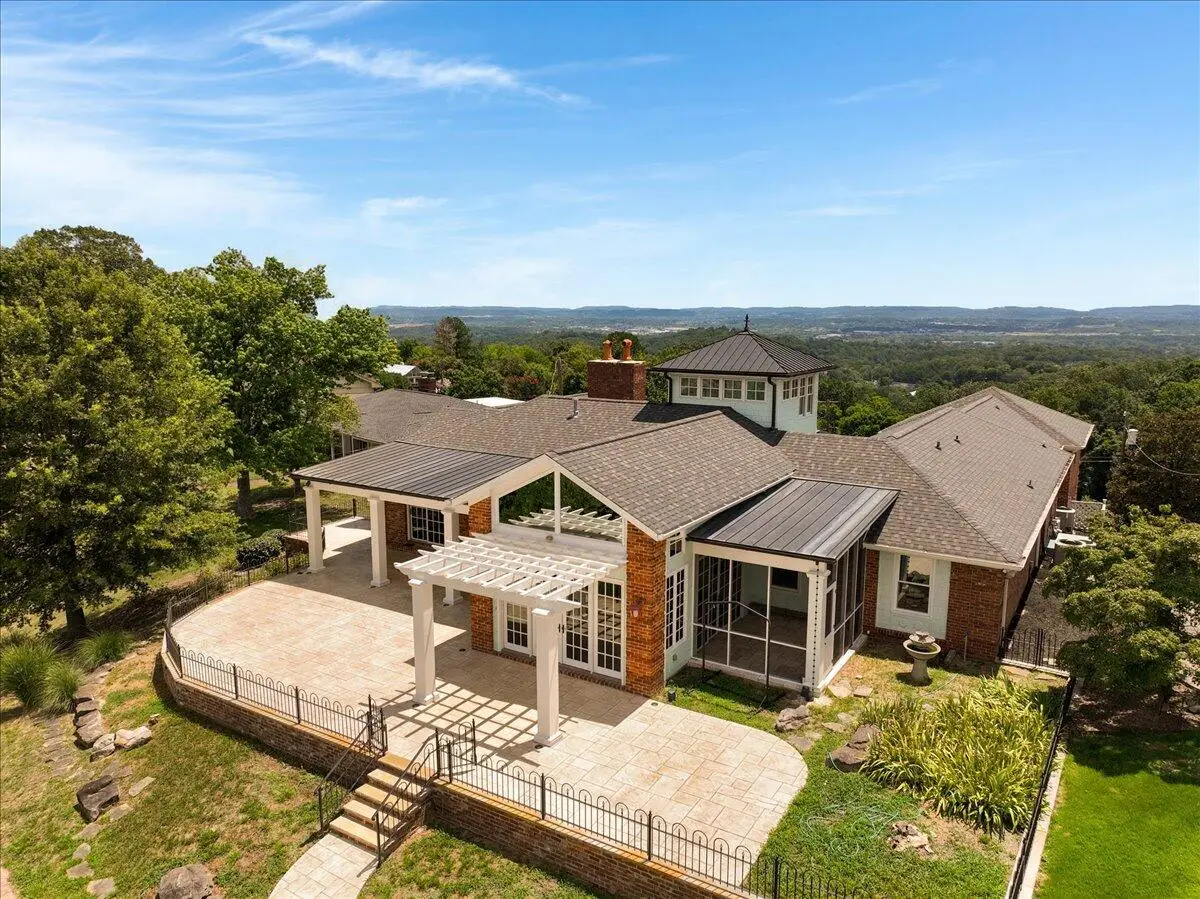 312 N Crest Road, Chattanooga, TN 37404 - Image #1