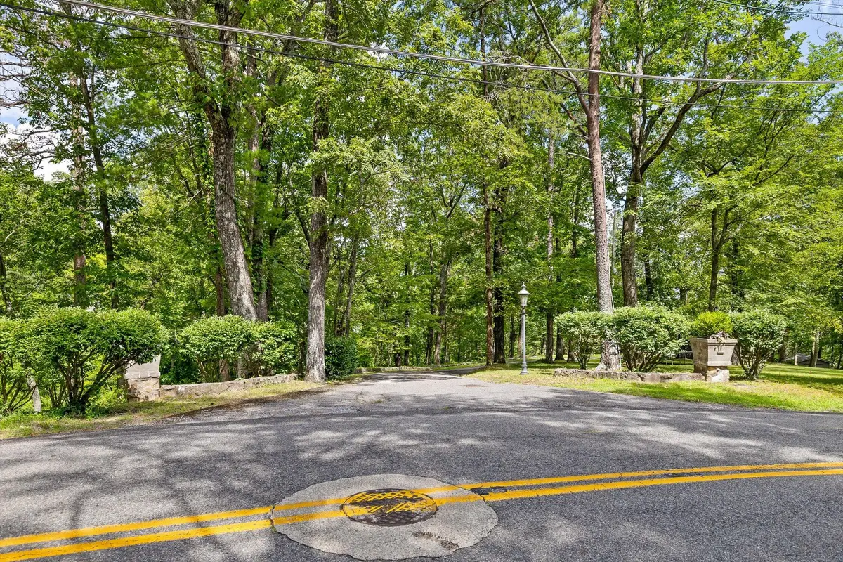 891 Fleetwood Drive, Lookout Mountain, TN 37350 - Image #1