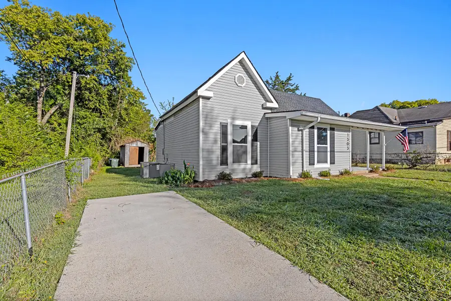 1303 S Lyerly Street, Chattanooga, TN 37404 - Image #2