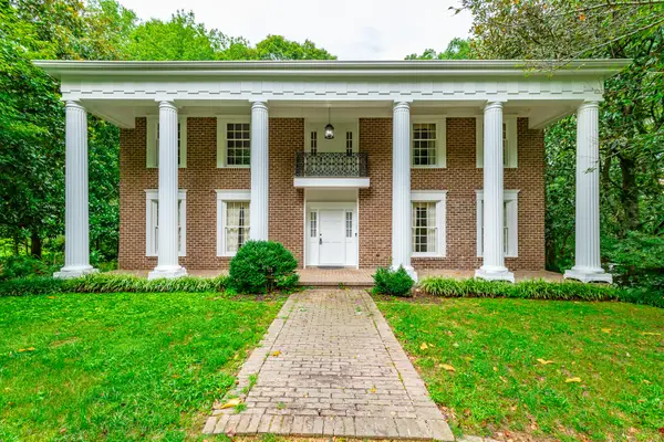 206 Palisades Drive, Signal Mountain, TN 37377