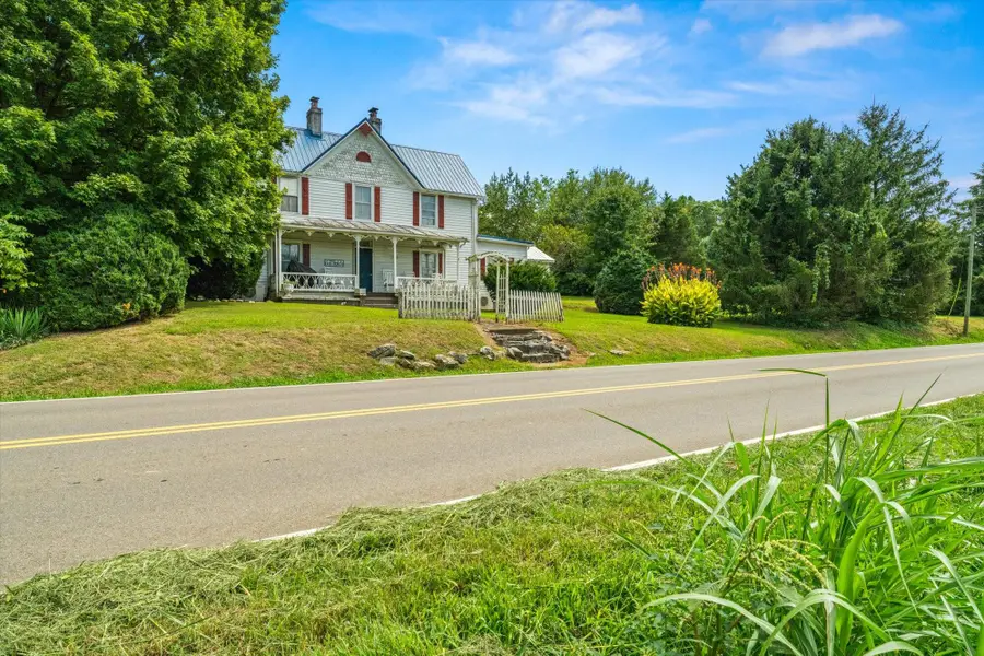 3211 Old Newport Highway, Sevierville, TN 37876 - #3