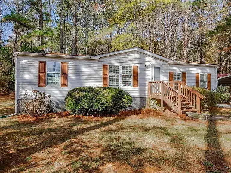 138 Landon Court Ne, Calhoun, GA 30701 - Image #1