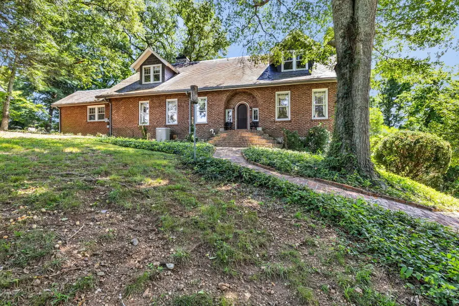 680 S Crest Road, Chattanooga, TN 37404 - Image #2