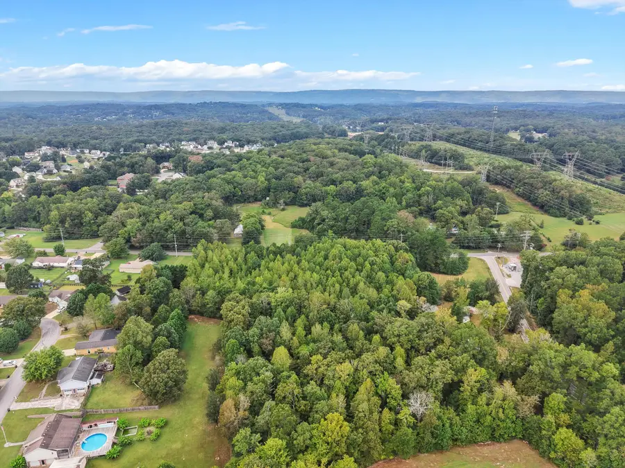 10105 Hixson Pike, Soddy Daisy, TN 37379 - #2