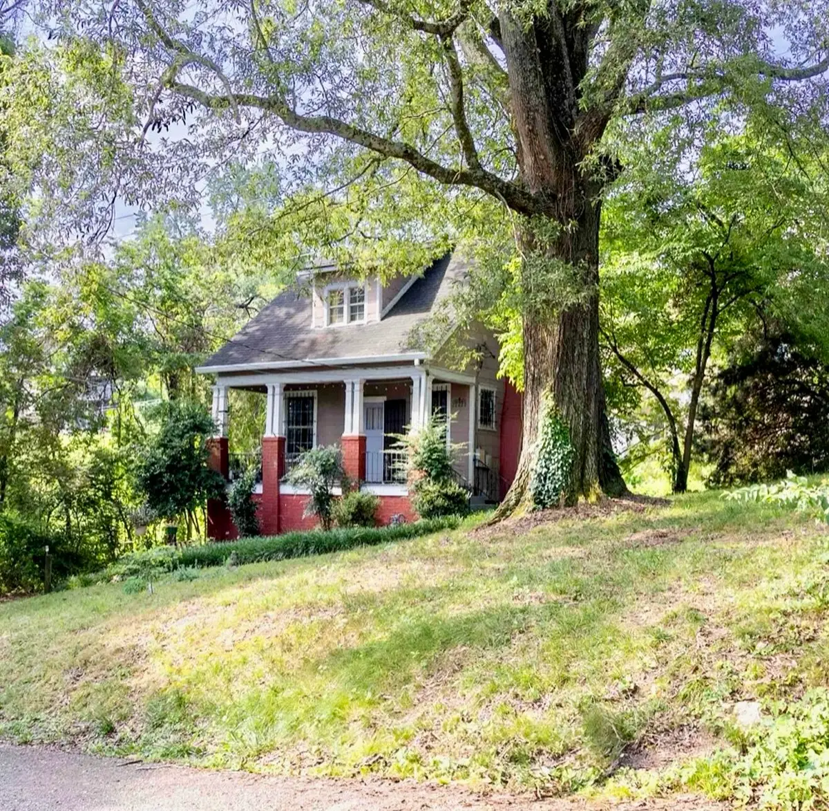 3126 Rockmeade Drive, Chattanooga, TN 37411 - Image #1