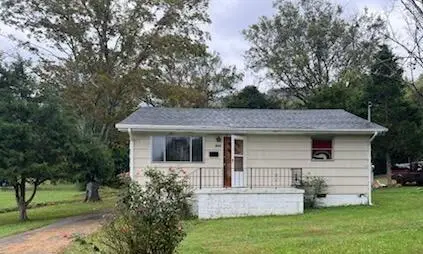 1204 Wooden Avenue, Rossville, GA 30741