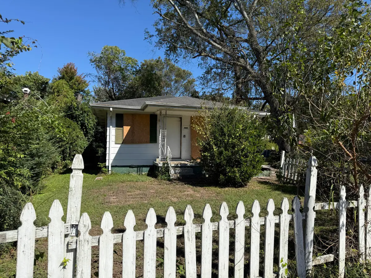 909 W 39th Street, Chattanooga, TN 37410 - Image #1