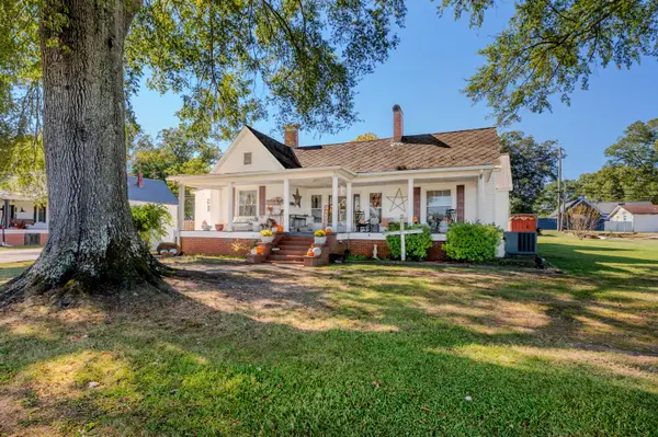 69 Myers Avenue, Trion, GA 30753