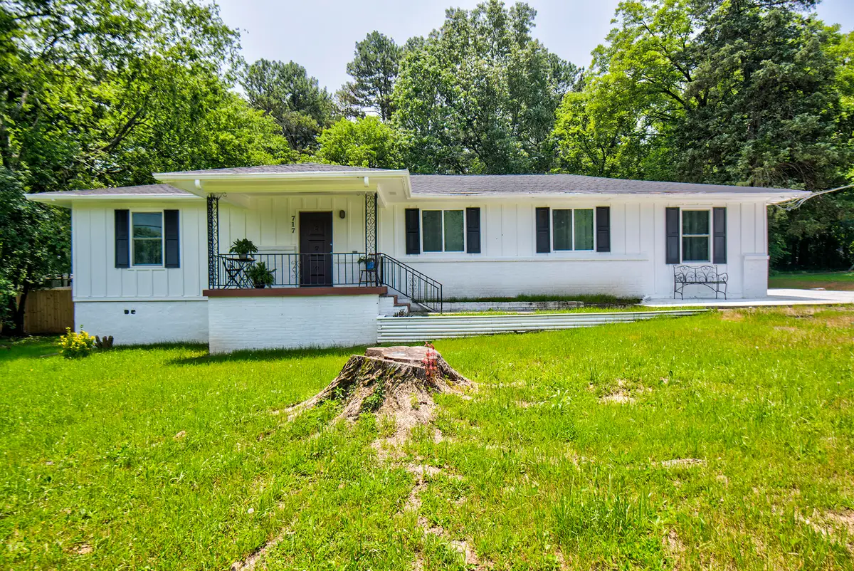 717 W James Avenue, Rossville, GA 30741 - #1