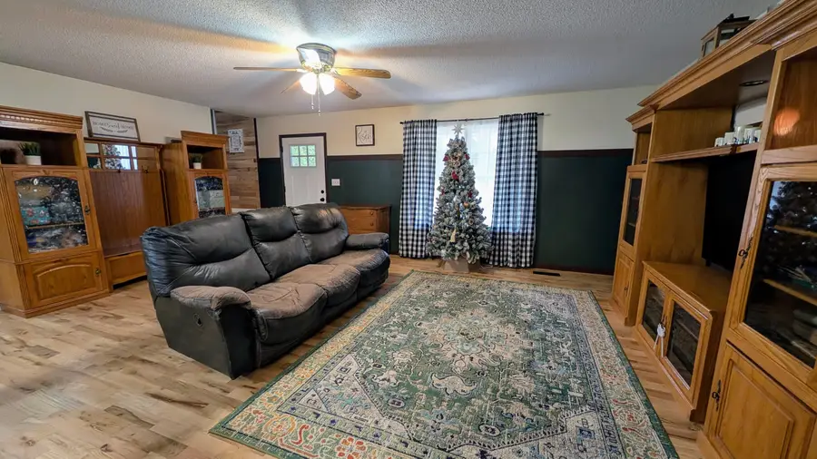 63 Loughridge Lane, La Fayette, GA 30728 - Image #3