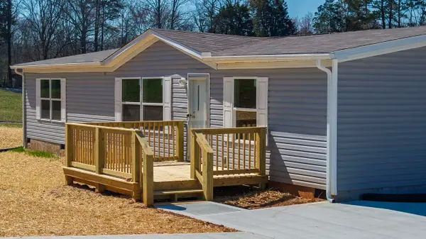 176 Meadow Lawn Drive, Englewood, TN 37329