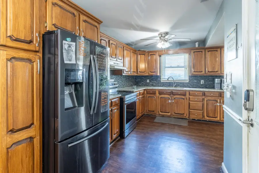 211 E Ezzard Avenue, Dalton, GA 30720 - Image #2