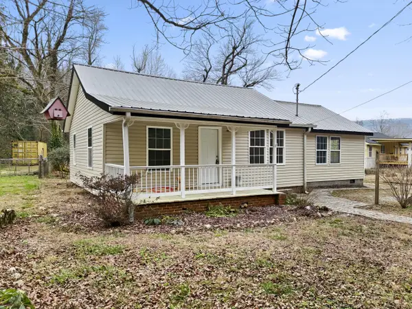 102 W Schmitt Road, Rossville, GA 30741