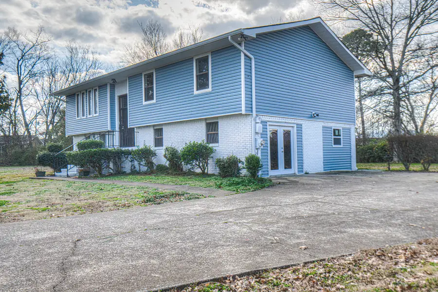 901 Hawthorne Court, Chattanooga, TN 37406 - Image #2