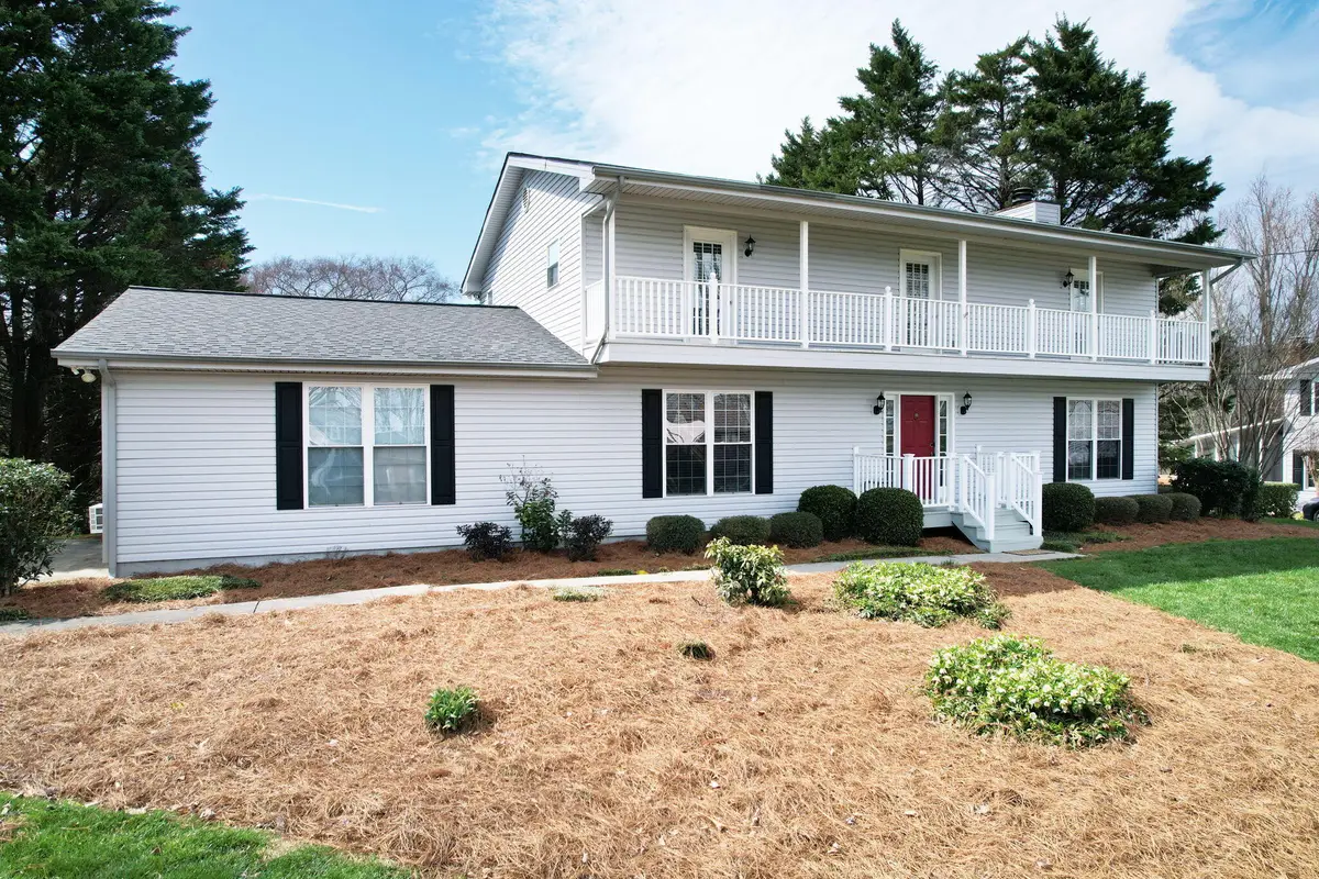 1922 W Brookhaven Circle, Dalton, GA 30720 - Image #1