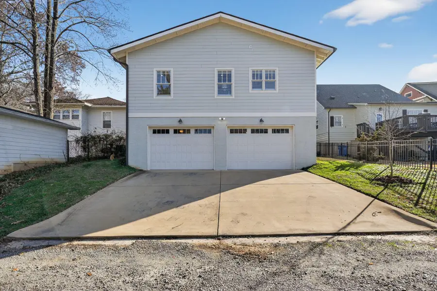 215 Mcfarland Avenue, Chattanooga, TN 37405 - Image #2
