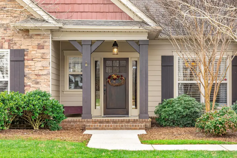 818 Lynnstone Drive, Chattanooga, TN 37405 - Image #2