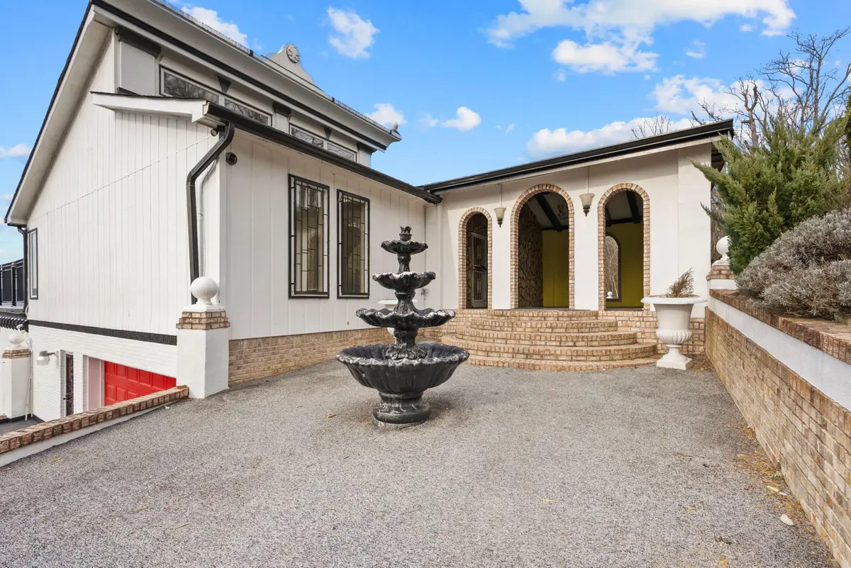 551 W Shadowlawn Drive, Chattanooga, TN 37404 - Image #1