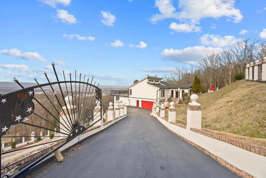 551 W Shadowlawn Drive, Chattanooga, TN 37404 - Image #3