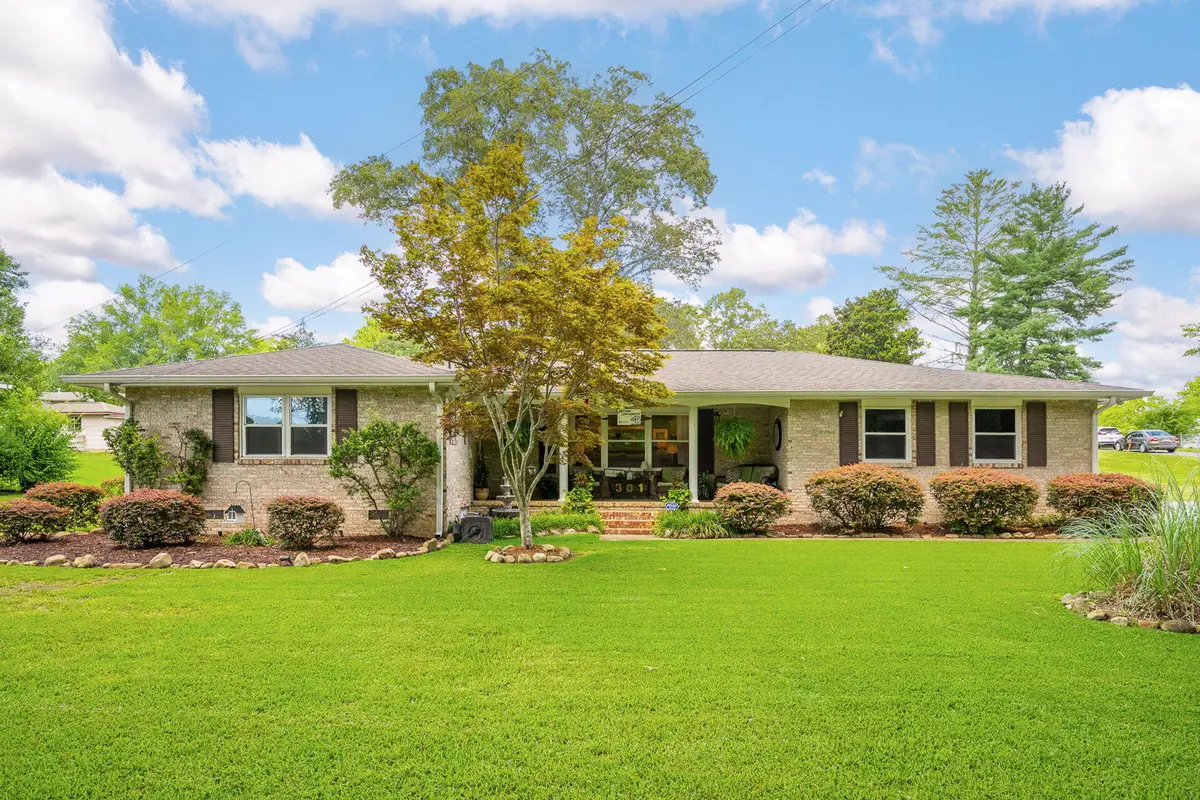 301 Clebourne Avenue, Chickamauga, GA 30707 - #1