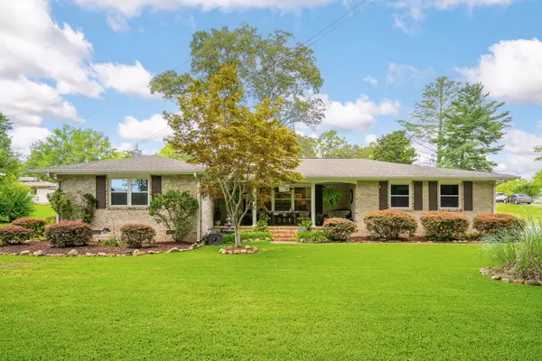 301 Clebourne Avenue, Chickamauga, GA 30707