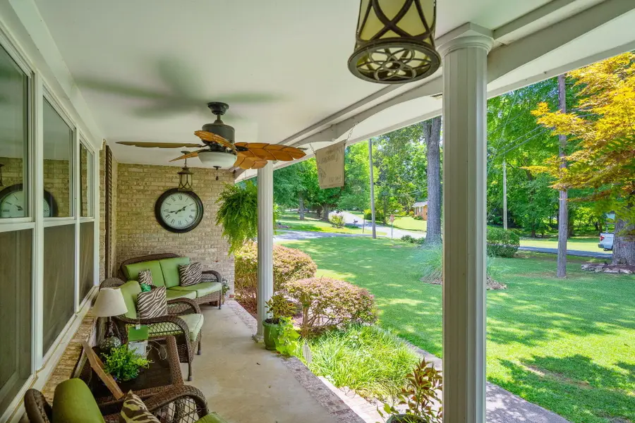 301 Clebourne Avenue, Chickamauga, GA 30707 - #2