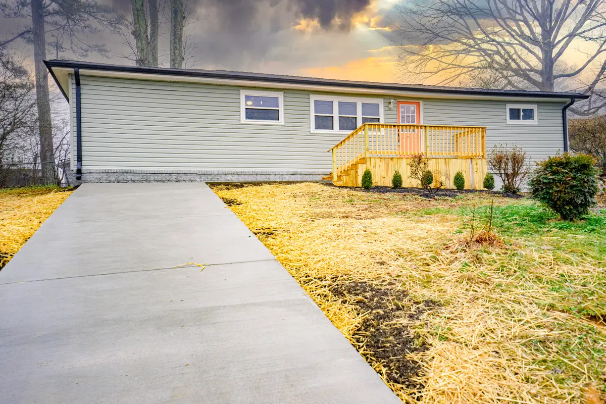 733 Roberta Drive, Rossville, GA 30741 - Image #1