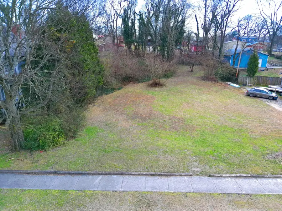 120 N Kingston Avenue, Rockwood, TN 37854 - #2