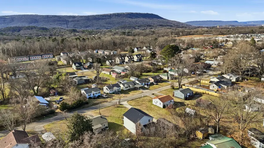 828 Henderson Avenue, Rossville, GA 30741 - #2