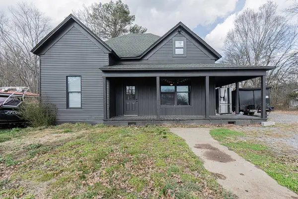 202 1st Street, Etowah, TN 37331