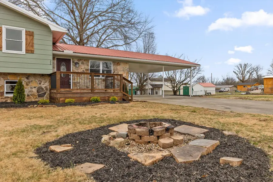 302 Locust Street, Englewood, TN 37329 - #3