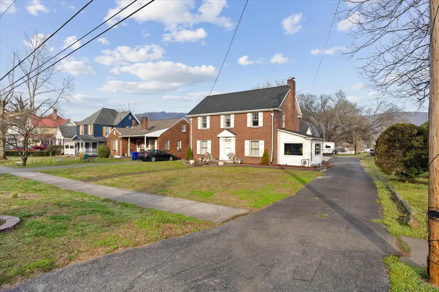 129 N Kingston Avenue, Rockwood, TN 37854 - #2