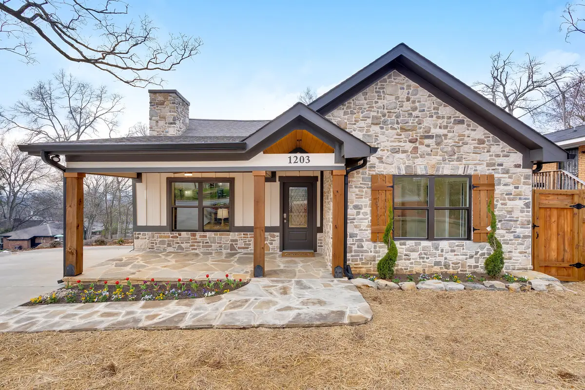 1203 N Chamberlain Avenue, Chattanooga, TN 37406 - #1