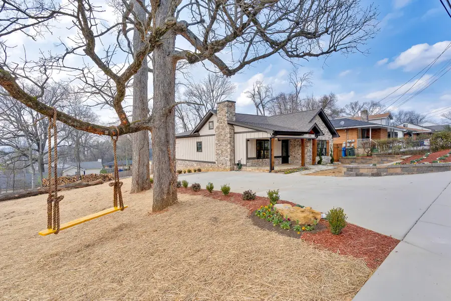 1203 N Chamberlain Avenue, Chattanooga, TN 37406 - #2