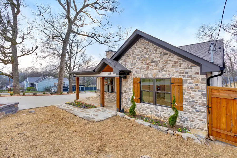 1203 N Chamberlain Avenue, Chattanooga, TN 37406 - #3