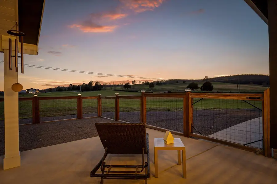 5853 Dalton Pike Se, Cleveland, TN 37323 - #2