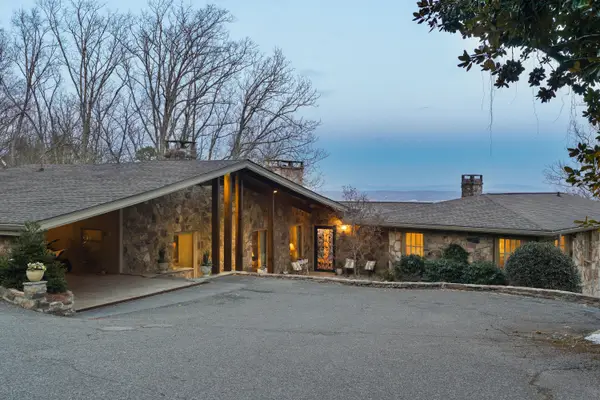 1001 Fleetwood Drive, Lookout Mountain, GA 30750