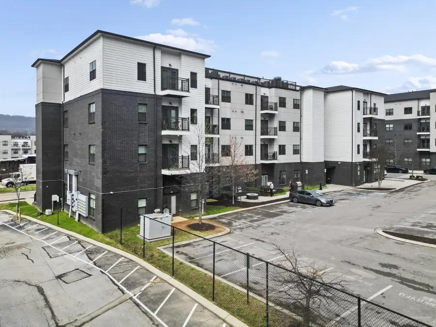 804 Riverfront Parkway #302, Chattanooga, TN 37402 - #2